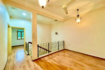 Jalan Suasana, Bandar Tun Hussein Onn