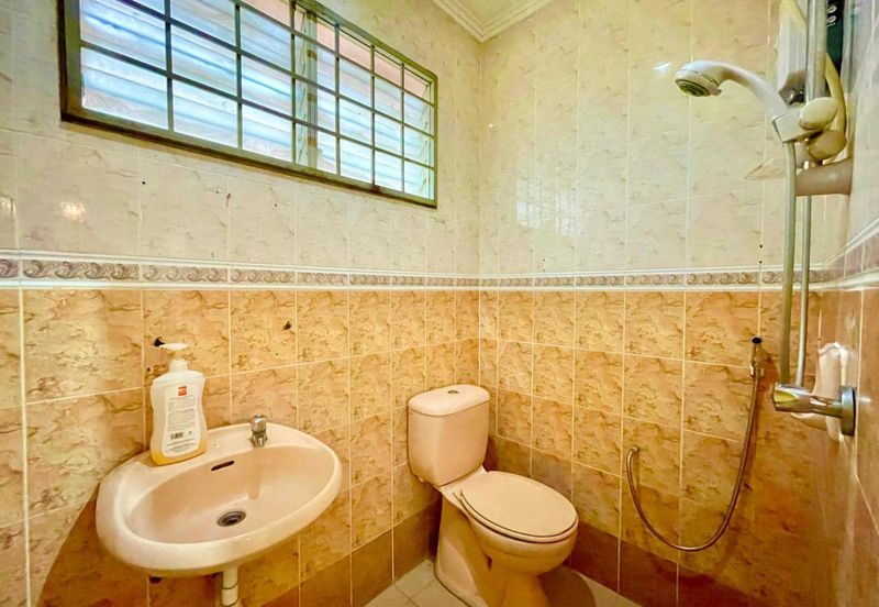 Jalan Suasana, Bandar Tun Hussein Onn