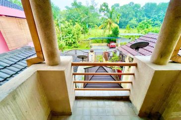 Jalan Suasana, Bandar Tun Hussein Onn