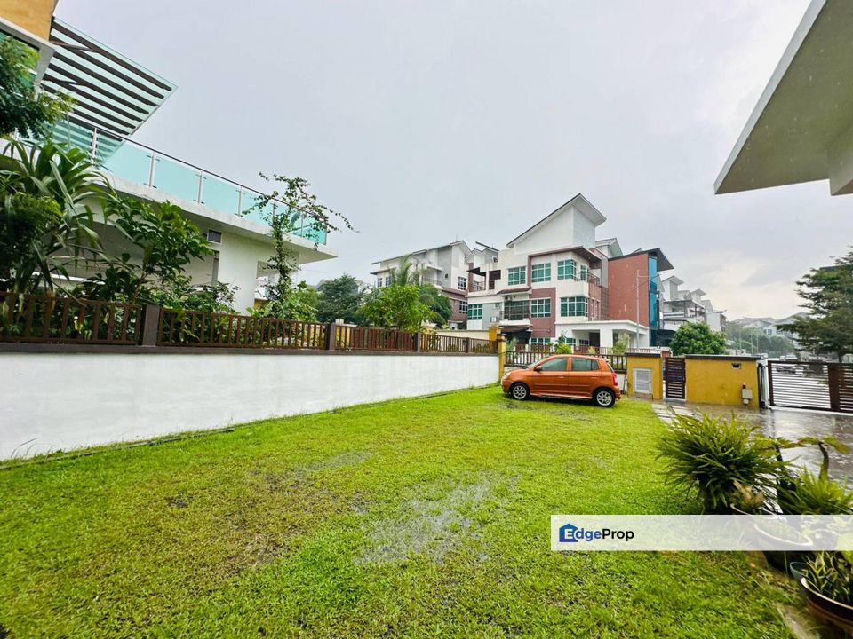 3-Storey Bungalow For Sale in Suadamai, Bandar Tun Hussein Onn, Cheras, Selangor, Cheras