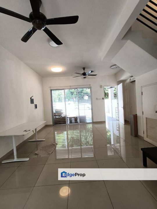 3 Storey Intermediate Bayu Heights 2, Taman Desa Serdang Balakong For Sale & Rent, Selangor, Seri Kembangan