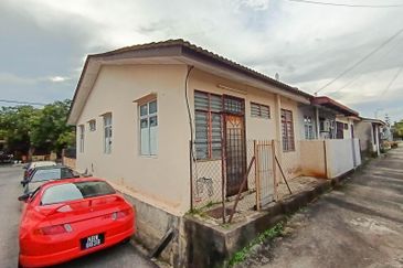 Taman Seroja, Bandar Baru Salak Tinggi