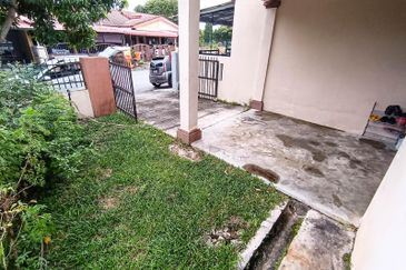 Taman Seroja, Bandar Baru Salak Tinggi