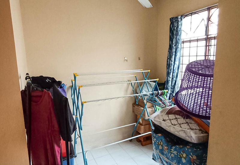 Taman Seroja, Bandar Baru Salak Tinggi