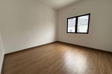 (CORNER LOT) DOUBLE STOREY TERRACE SERENIA ANIRA, SERENIA CITY KOTA WARISAN SEPANG