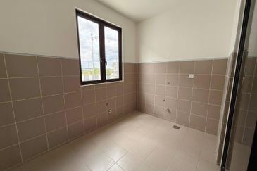 (CORNER LOT) DOUBLE STOREY TERRACE SERENIA ANIRA, SERENIA CITY KOTA WARISAN SEPANG