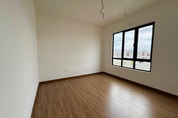 (CORNER LOT) DOUBLE STOREY TERRACE SERENIA ANIRA, SERENIA CITY KOTA WARISAN SEPANG