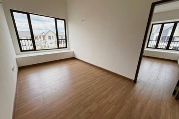 (CORNER LOT) DOUBLE STOREY TERRACE SERENIA ANIRA, SERENIA CITY KOTA WARISAN SEPANG