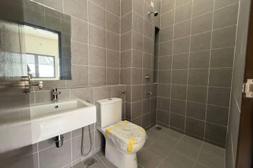 (CORNER LOT) DOUBLE STOREY TERRACE SERENIA ANIRA, SERENIA CITY KOTA WARISAN SEPANG