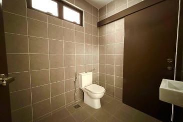 (CORNER LOT) DOUBLE STOREY TERRACE SERENIA ANIRA, SERENIA CITY KOTA WARISAN SEPANG