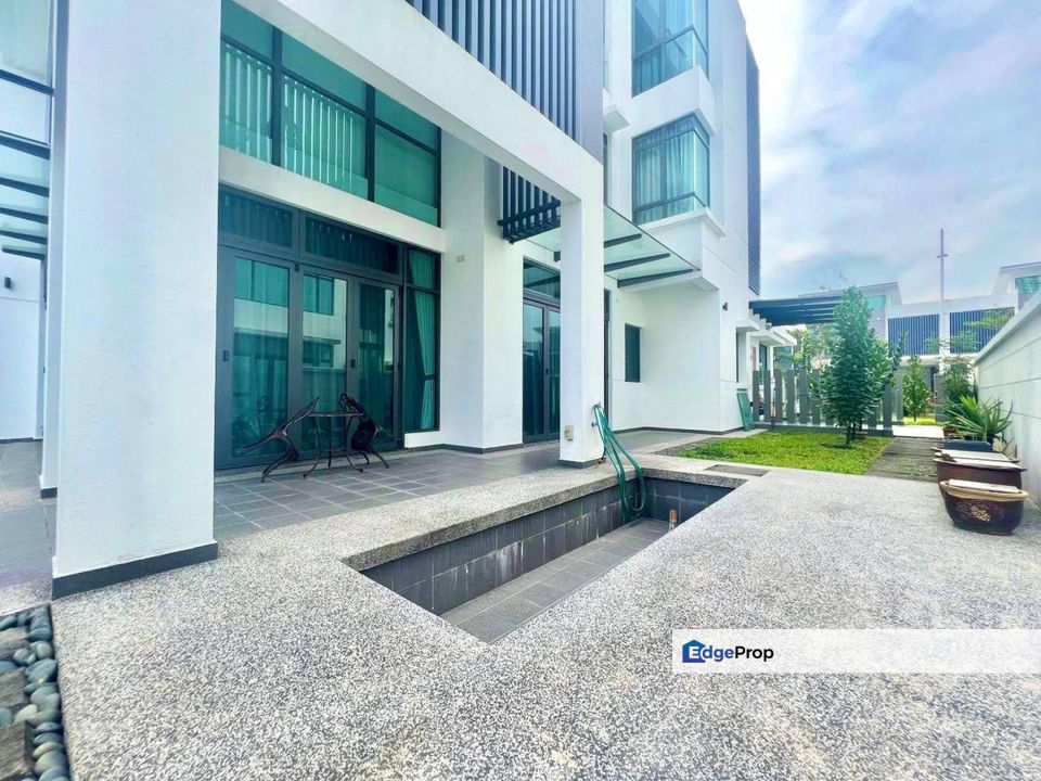 RENOVATED, PRIVATE LIFT - Three Storey Semi-D, Sejati Residence @ Cyberjaya, Selangor, Cyberjaya