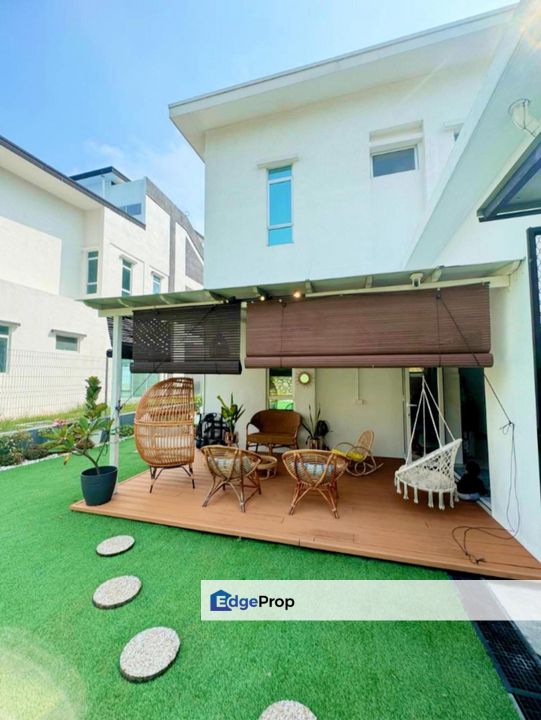 [Full Renovated + Fully Furnished. 2.5 Storey Bungalow, Taman Laman Puteri, Negeri Sembilan, Seremban