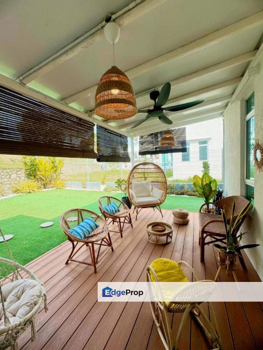 [Full Renovated + Fully Furnished. 2.5 Storey Bungalow, Taman Laman Puteri, Negeri Sembilan, Seremban