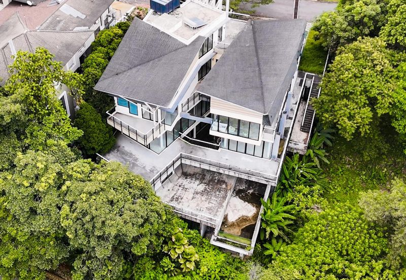 MODERN BUNGALOW COUNTRY HEIGHTS DAMANSARA WITH INFINITY POOL