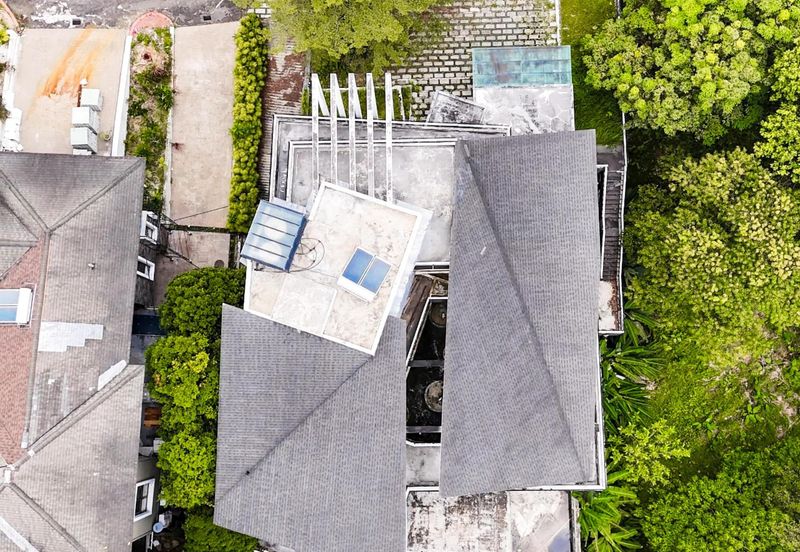 MODERN BUNGALOW COUNTRY HEIGHTS DAMANSARA WITH INFINITY POOL