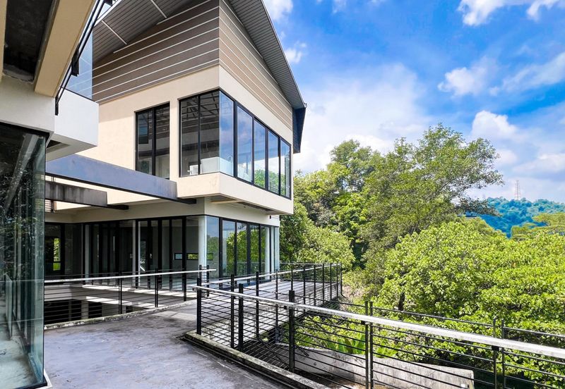 MODERN BUNGALOW COUNTRY HEIGHTS DAMANSARA WITH INFINITY POOL