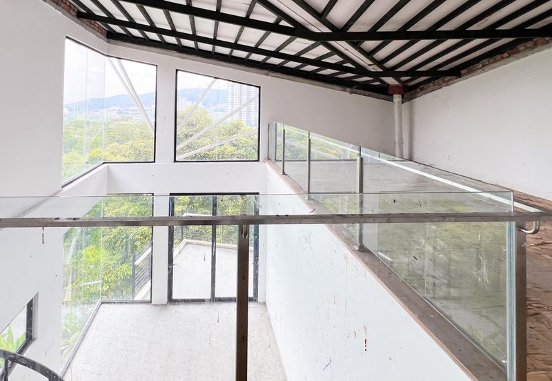 MODERN BUNGALOW COUNTRY HEIGHTS DAMANSARA WITH INFINITY POOL