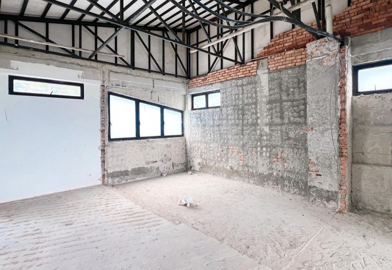 MODERN BUNGALOW COUNTRY HEIGHTS DAMANSARA WITH INFINITY POOL