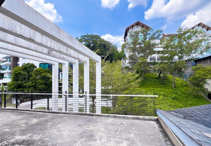 MODERN BUNGALOW COUNTRY HEIGHTS DAMANSARA WITH INFINITY POOL