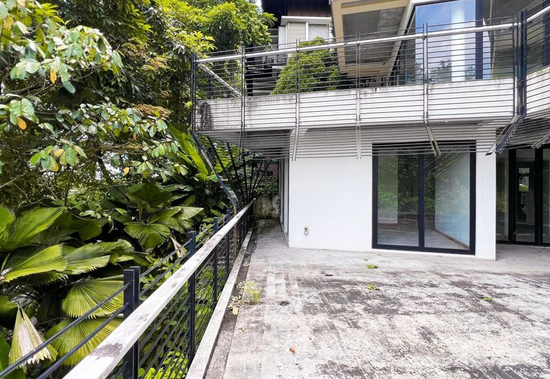 MODERN BUNGALOW COUNTRY HEIGHTS DAMANSARA WITH INFINITY POOL