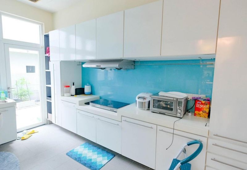 3.5 STOREY BUNGALOW - COUNTRY HEIGHTS DAMANSARA