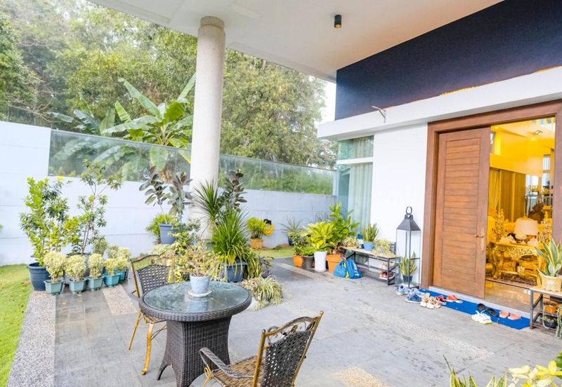 3.5 STOREY BUNGALOW - COUNTRY HEIGHTS DAMANSARA