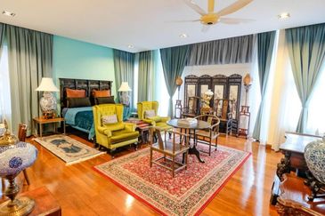 3.5 STOREY BUNGALOW - COUNTRY HEIGHTS DAMANSARA