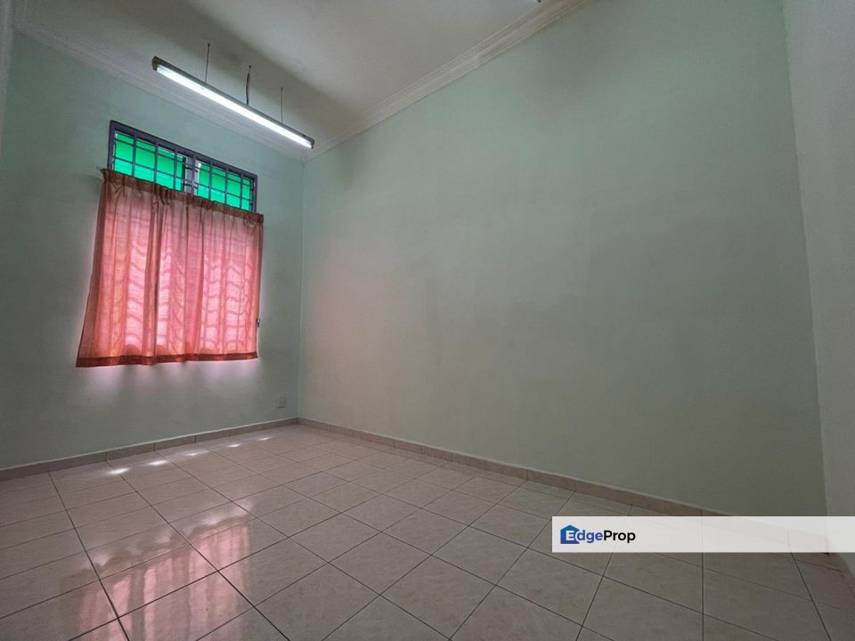Double Storey Taman Desa Melati, Bandar Baru Nilai, Negeri Sembilan, Nilai