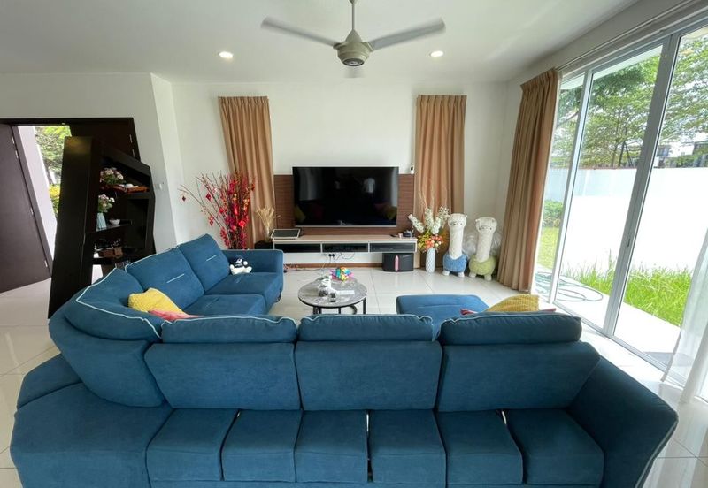 Isola Villa @ Senibong Cove