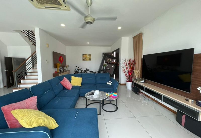 Isola Villa @ Senibong Cove