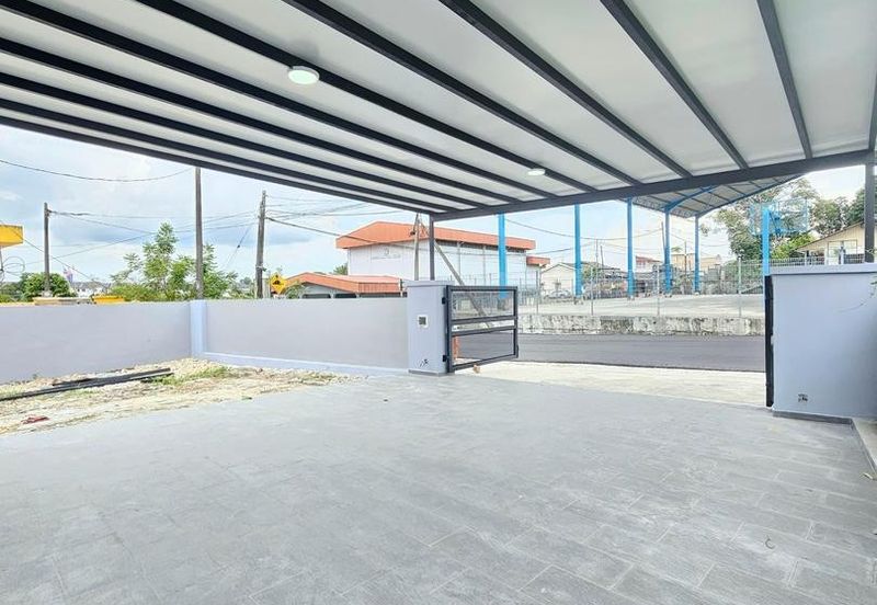 Kampung Melayu Gelang Patah