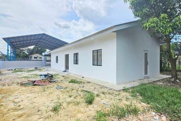 Kampung Melayu Gelang Patah