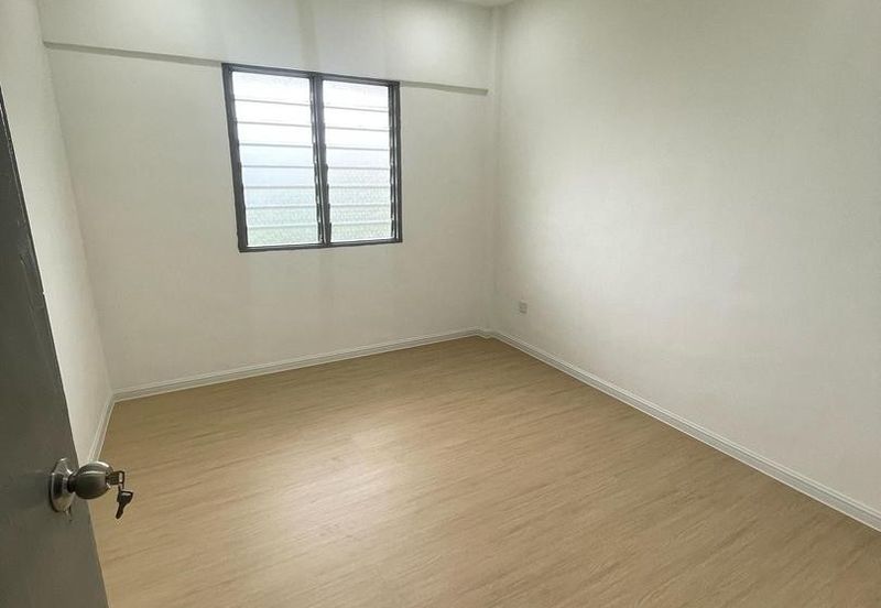 Flat Taman Plentong Utama