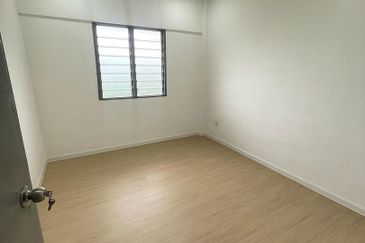 Flat Taman Plentong Utama