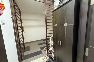 D'Summit Residences @ Kempas Utama