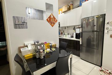 D'Summit Residences @ Kempas Utama