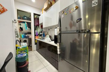 D'Summit Residences @ Kempas Utama