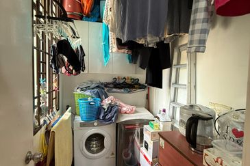 D'Summit Residences @ Kempas Utama