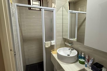 D'Summit Residences @ Kempas Utama