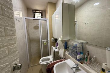 D'Summit Residences @ Kempas Utama