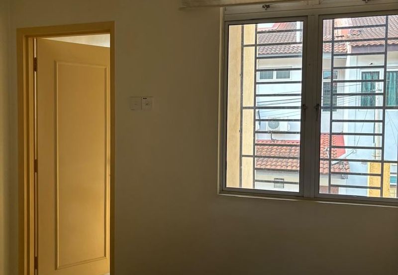 Lake Palm @ Austin Perdana