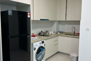 The M @ Medini Macrolink