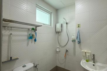 Seasons Luxury Apartments @ Amara Larkin