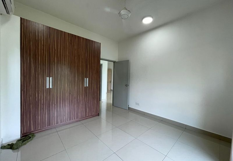 Seasons Luxury Apartments @ Amara Larkin