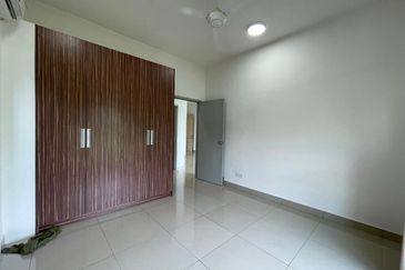 Seasons Luxury Apartments @ Amara Larkin