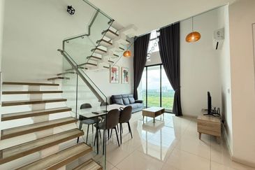 The M @ Medini Macrolink