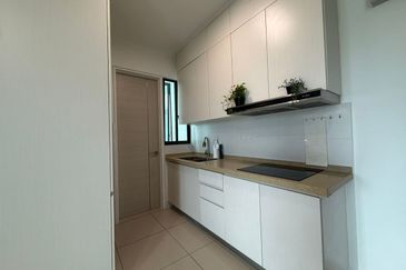 The M @ Medini Macrolink