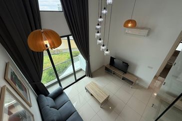 The M @ Medini Macrolink