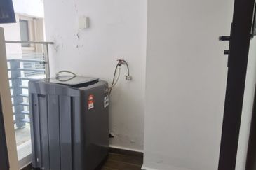 Baypoint @ Country Garden Danga Bay