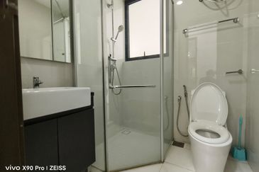 Baypoint @ Country Garden Danga Bay